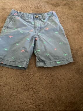 Boys Carter Dinosaur shorts size 6